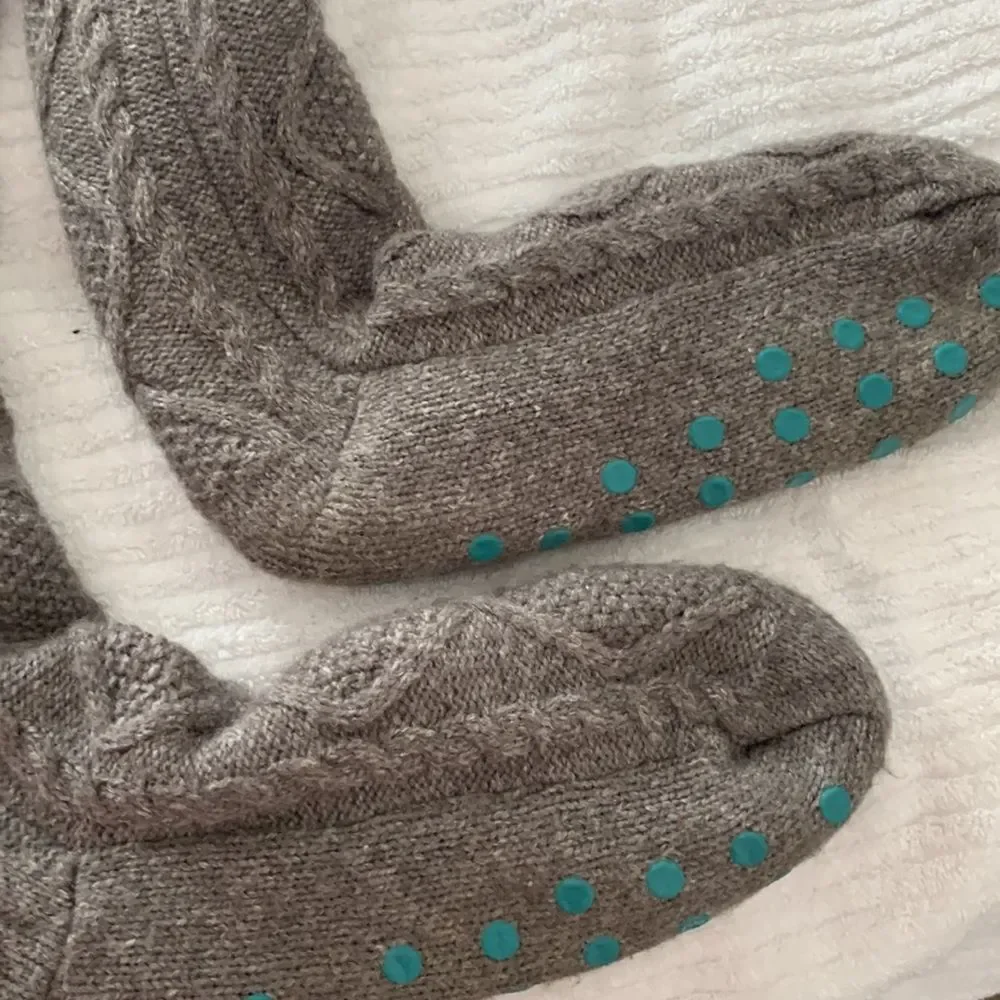 Muk Luks Cozy Feet Fireside Cabin Socks